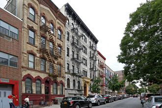 380 S 4th St in Brooklyn, NY - Building Photo - Building Photo