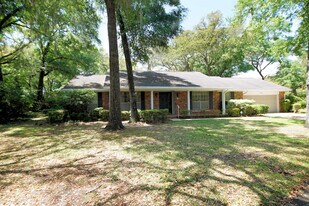 18 Sherwood Rd NW in Fort Walton Beach, FL - Building Photo