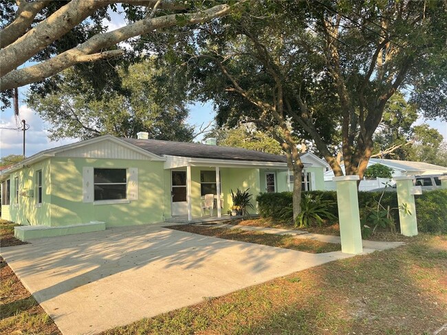 10825 Navajo Dr in St. Petersburg, FL - Building Photo - Building Photo