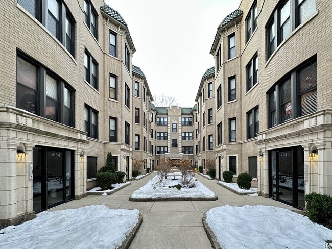 property at 4039.5 N Ashland Ave