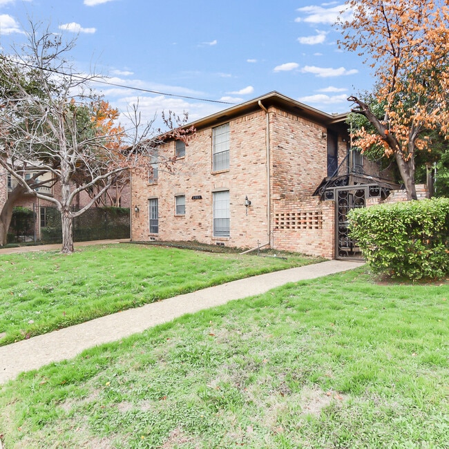 property at 3903 Hawthorne Ave