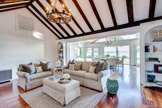 140 Old Winkle Point Rd in Northport, NY - Building Photo - Building Photo