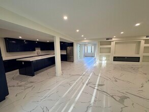 13 Royale Cir in Laredo, TX - Building Photo - Building Photo