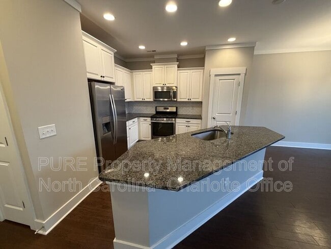 2731 Tranquil Oak Pl in Charlotte, NC - Building Photo - Building Photo