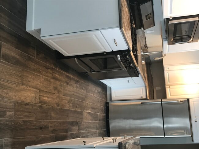 116 E Main St, Unit 2B in Elbridge, NY - Building Photo - Building Photo