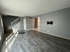 12 Wild Rose Ct in Streamwood, IL - Building Photo - Building Photo