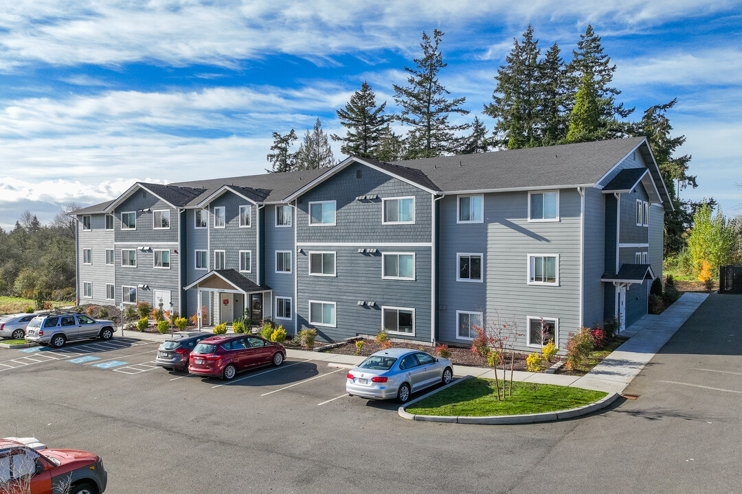 Pacific Pines in Stanwood, WA - Foto de edificio