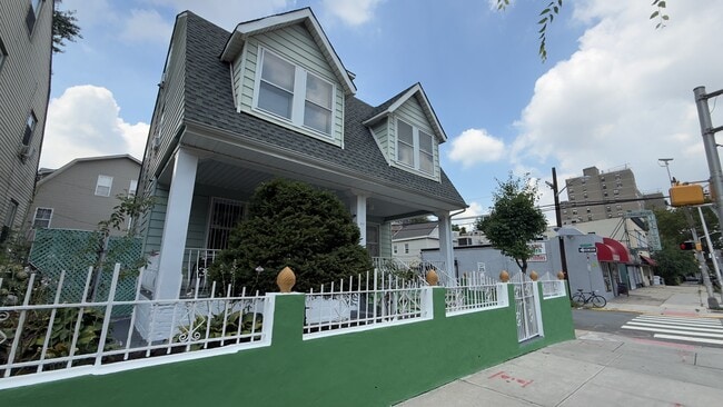 2521 John F Kennedy Blvd, Unit 1 in Jersey City, NJ - Building Photo - Building Photo