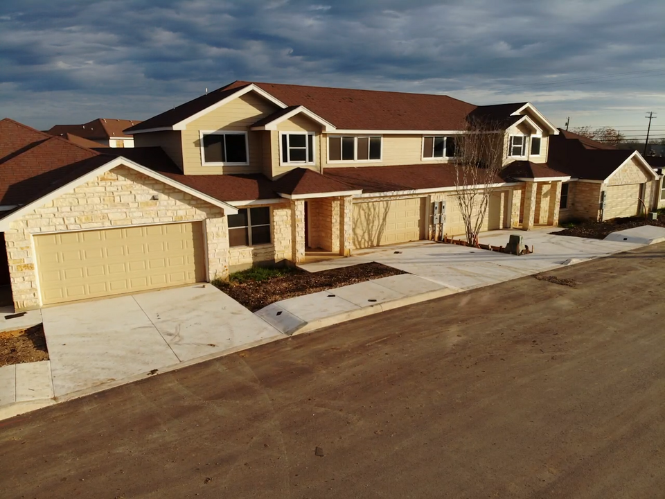 Palo Alto Villas in San Antonio, TX - Building Photo