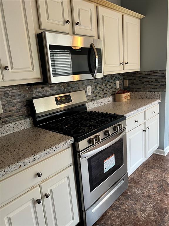 400 Gresham Dr in Stockbridge, GA - Building Photo - Building Photo
