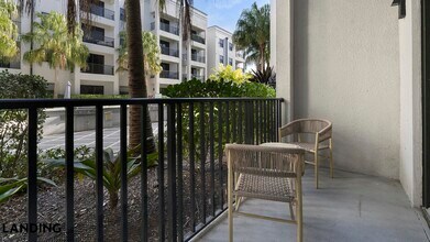2250 McGregor Blvd, Unit 2109 in Ft. Myers, FL - Building Photo - Building Photo