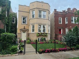 5123 N Bernard St in Chicago, IL - Building Photo