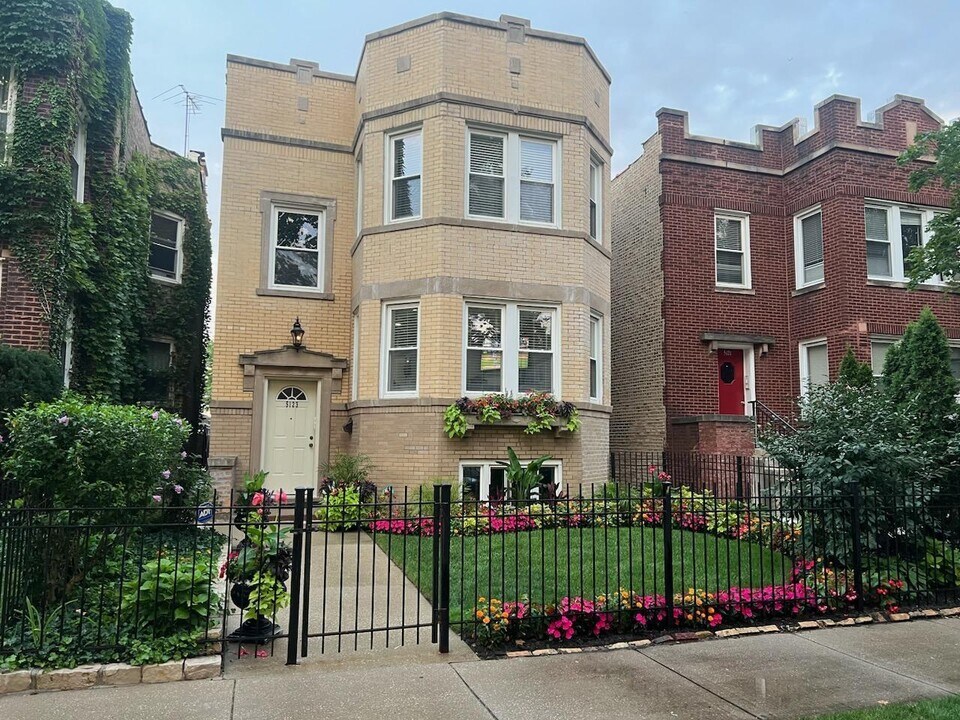 5123 N Bernard St in Chicago, IL - Building Photo