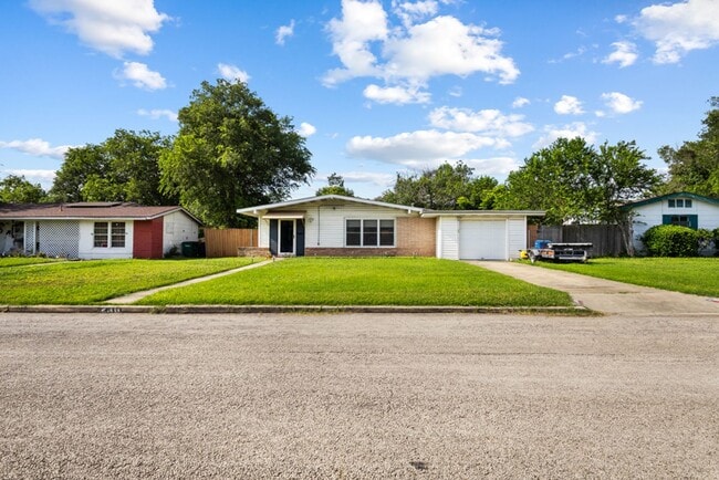property at 230 Brettonwood Dr
