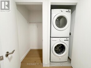 1720 Bayview Ave in Toronto, ON - Building Photo - Building Photo