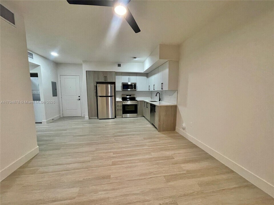 18412 Homestead Ave in Miami, FL - Building Photo