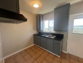 2728 Orchard Pl in South Gate, CA - Building Photo - Building Photo