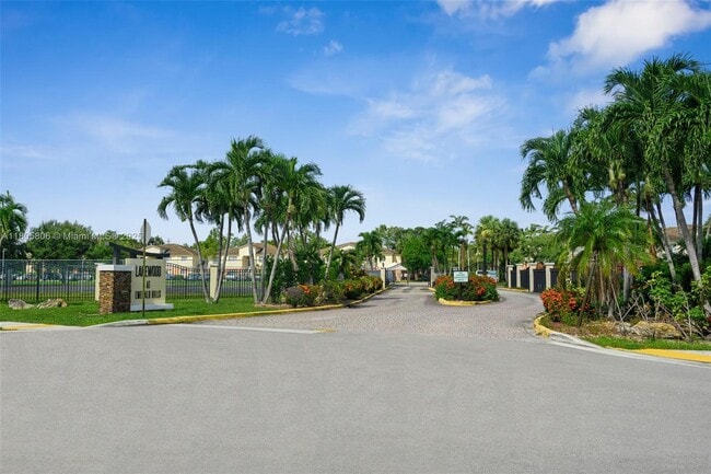 3650 N 56th Ave in Hollywood, FL - Foto de edificio - Building Photo