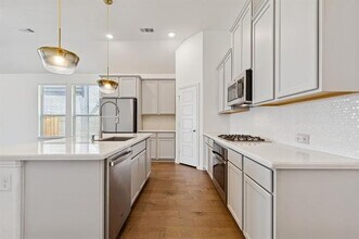 2811 Grand Lookout Ln in Arlington, TX - Building Photo - Building Photo