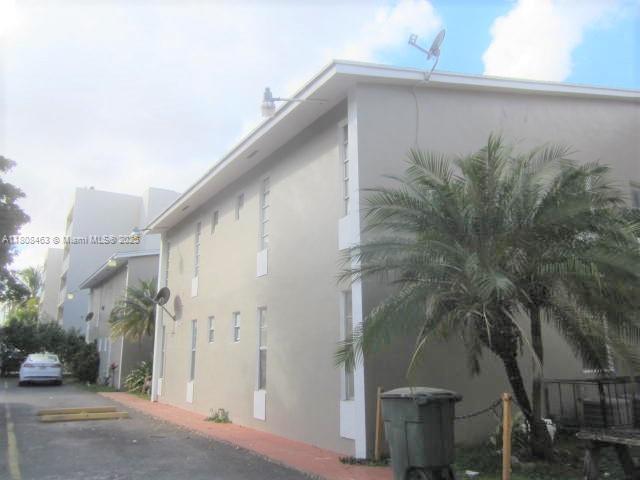 property at 1525 NW 19th Terrace
