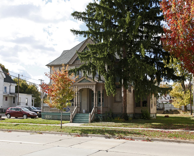 306 S Huron St in Ypsilanti, MI - Foto de edificio - Building Photo