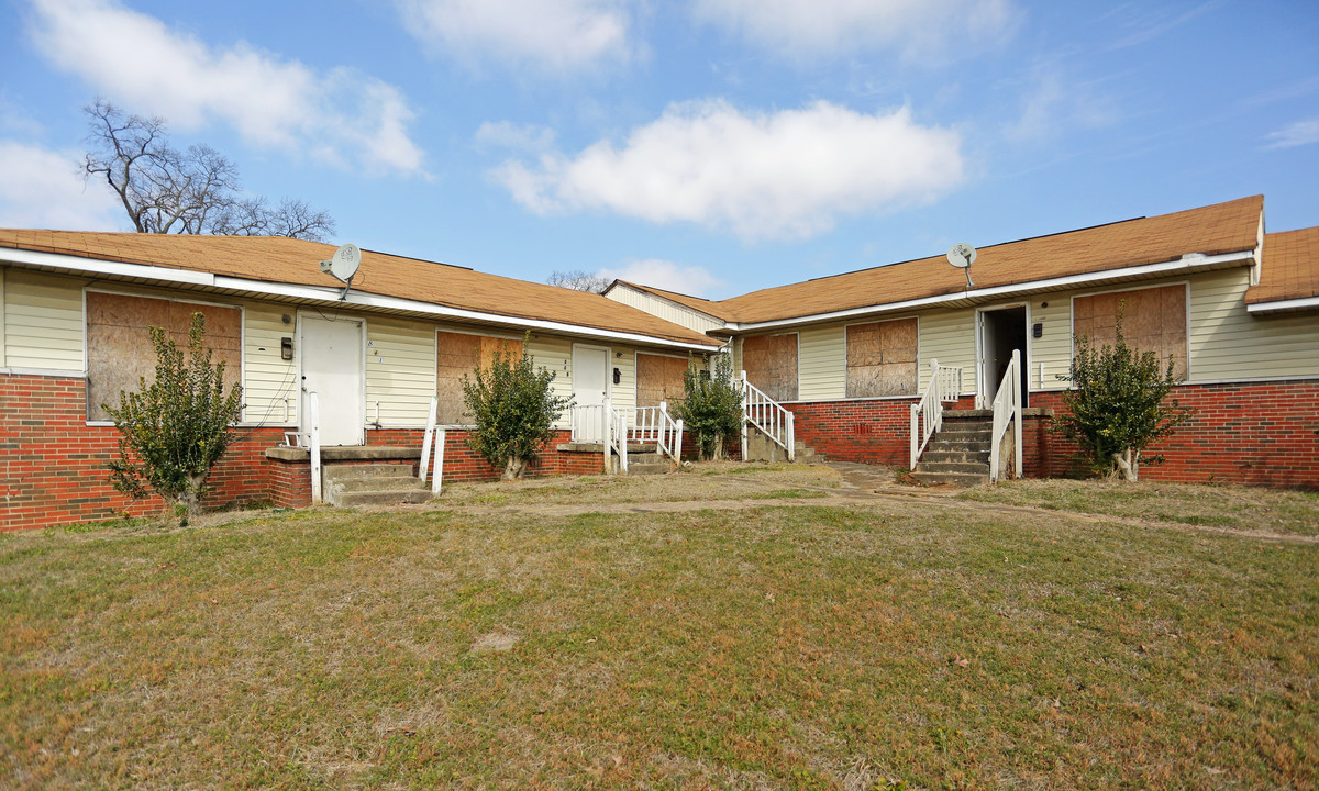 801 6th St W in Birmingham, AL - Building Photo