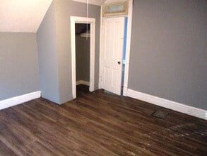 1410 N Lee St in Bloomington, IL - Foto de edificio - Building Photo