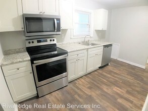 422 Mill St-Unit -Apt. C in Coraopolis, PA - Building Photo - Building Photo