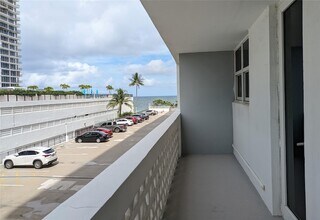 4250 Galt Ocean Dr, Unit 2E in Fort Lauderdale, FL - Building Photo - Building Photo