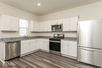 5202 Dawn Break in Saint Hedwig, TX - Building Photo - Building Photo