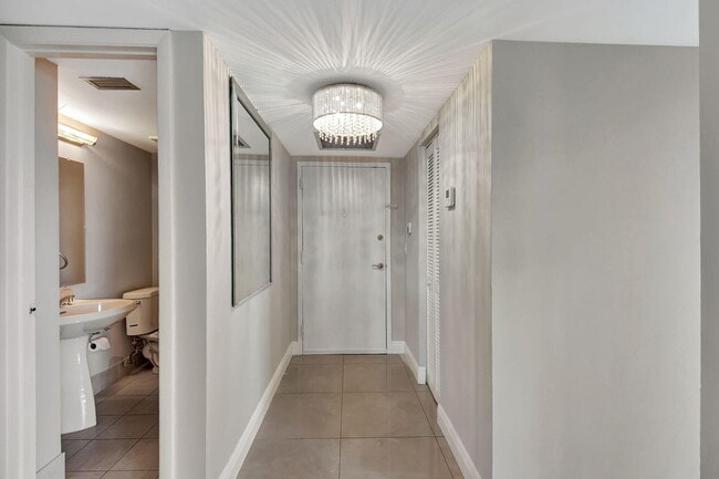 6372 La Costa Dr in Boca Raton, FL - Building Photo - Building Photo