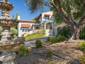 265 Clear Ridge Dr in Healdsburg, CA - Building Photo - Building Photo