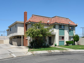 17371 Dairyview Cir Apartments