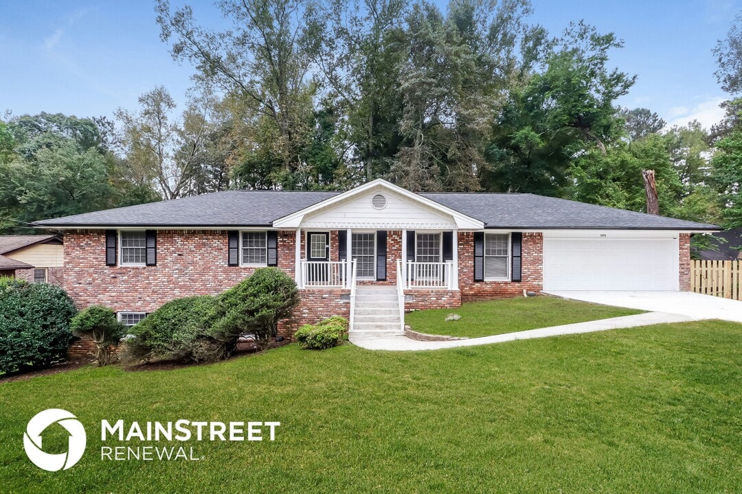 5498 Aucilla Creek Ln in Stone Mountain, GA - Building Photo