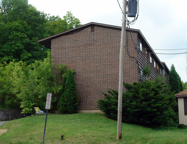 Tipp Hill Apartment in Syracuse, NY - Foto de edificio - Building Photo