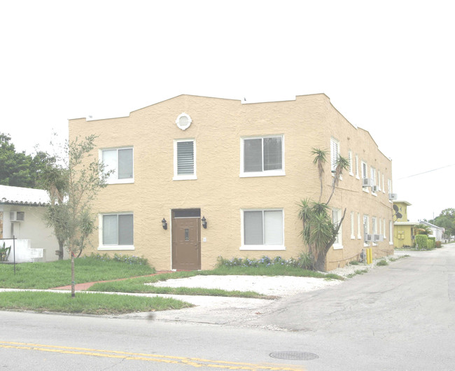 2034 Washington St in Hollywood, FL - Foto de edificio - Building Photo