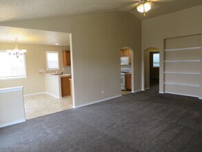 627 Prince Ave in Wilder, ID - Building Photo - Building Photo