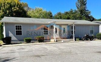 2605 Charity Ln in Hazel Green, AL - Building Photo