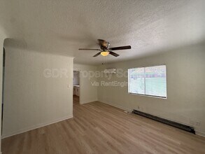 301 Sierra Dr SE in Albuquerque, NM - Foto de edificio - Building Photo