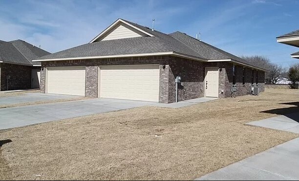 101 Ashley Dr in Edmond, OK - Building Photo