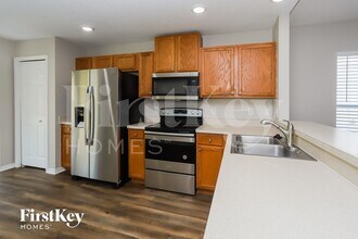 15206 Searobbin Dr in Lakewood Ranch, FL - Foto de edificio - Building Photo