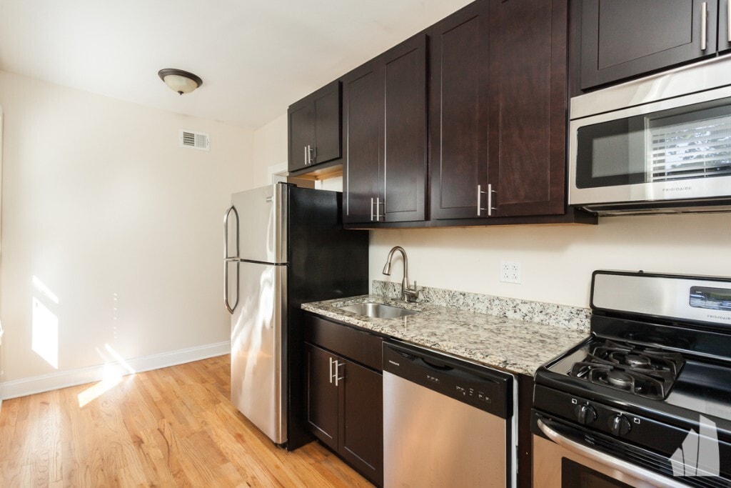 4040 N Ashland Ave, Unit 1BD in Chicago, IL - Foto de edificio
