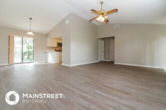 12072 Eldron St in Spring Hill, FL - Building Photo - Building Photo