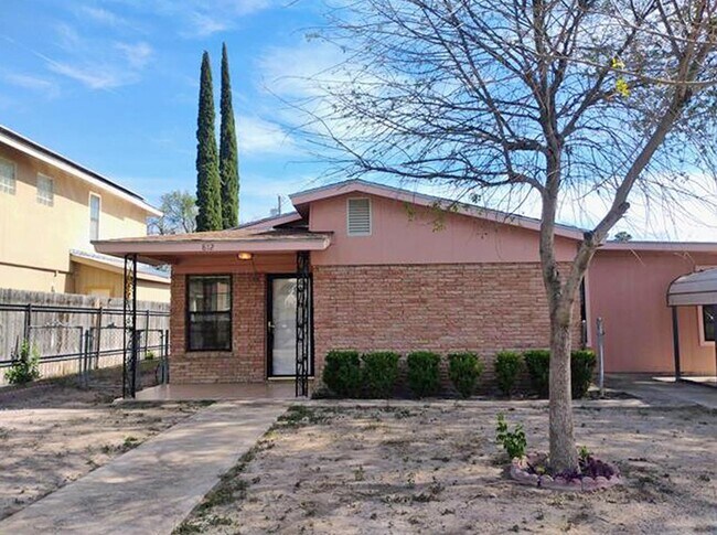 812 W 6th St in Del Rio, TX - Building Photo - Building Photo