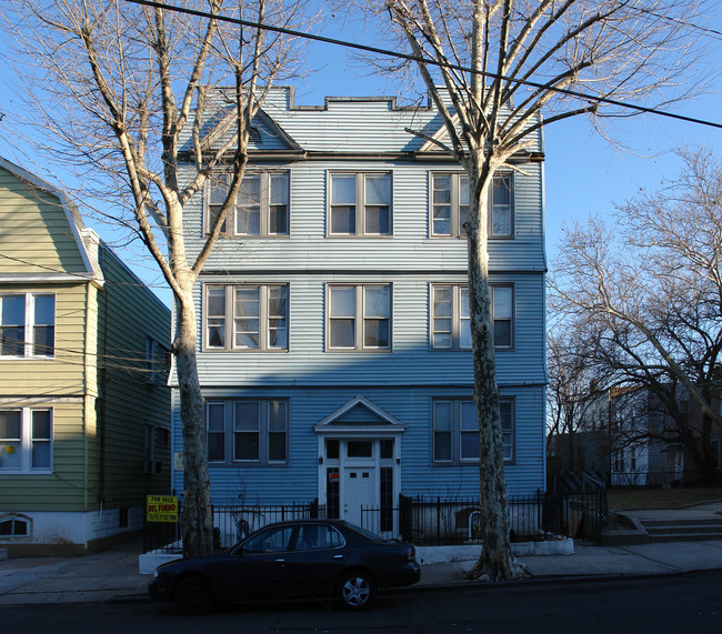 12 Randolph Ave in Jersey City, NJ - Building Photo - Building Photo