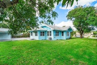 424 53rd St in West Palm Beach, FL - Building Photo - Building Photo