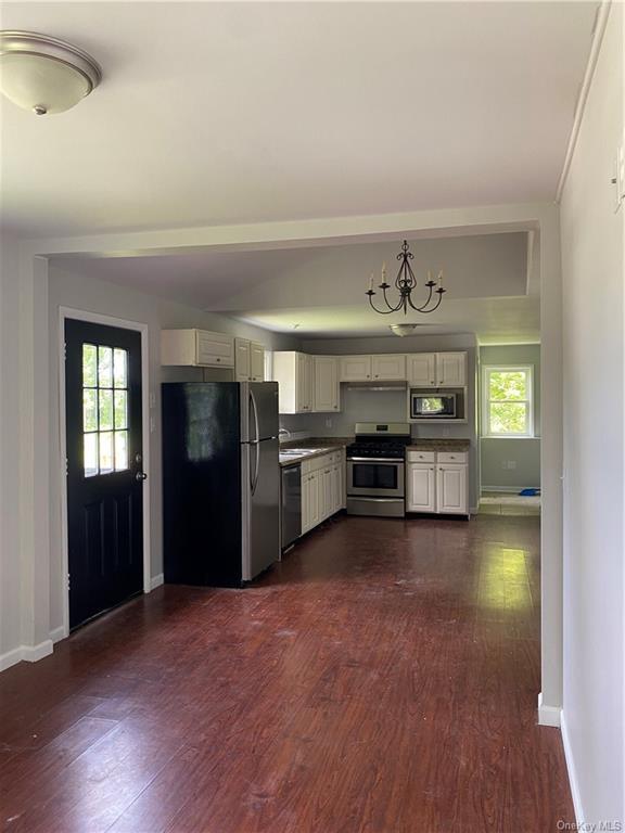 668 S Drury Ln in Rock Tavern, NY - Building Photo - Building Photo