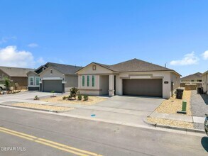 1644 Folkstone St in El Paso, TX - Building Photo - Building Photo