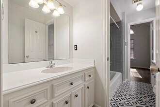 2807 4 Pines Dr in Houston, TX - Building Photo - Building Photo