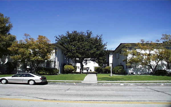 Chevy Chase Manor in Glendale, CA - Foto de edificio - Building Photo